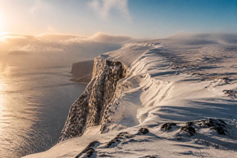 Explorer le Cap Nord en hiver : Une aventure polaire au cœur de la Norvège